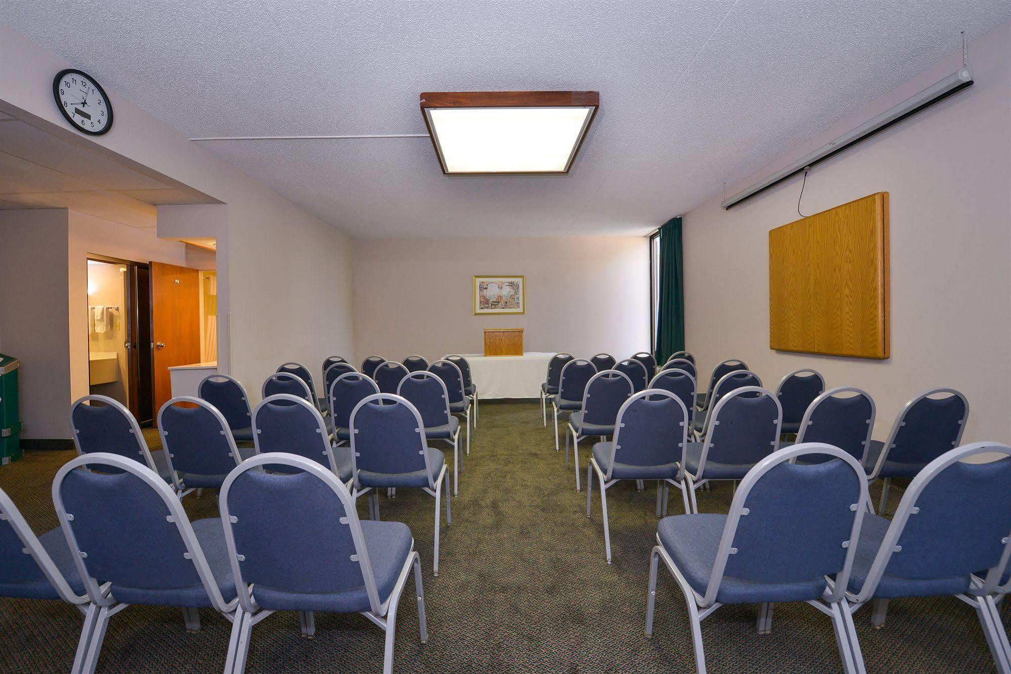 Greenstay Hotel&Suites Central Springfield Buitenkant foto