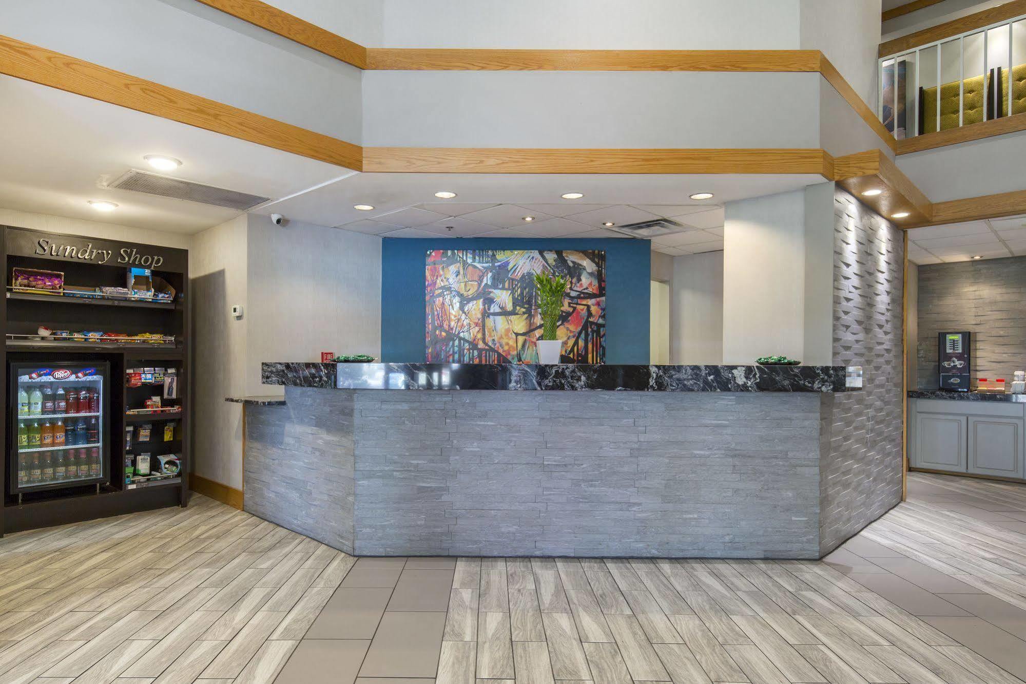 Greenstay Hotel&Suites Central Springfield Buitenkant foto