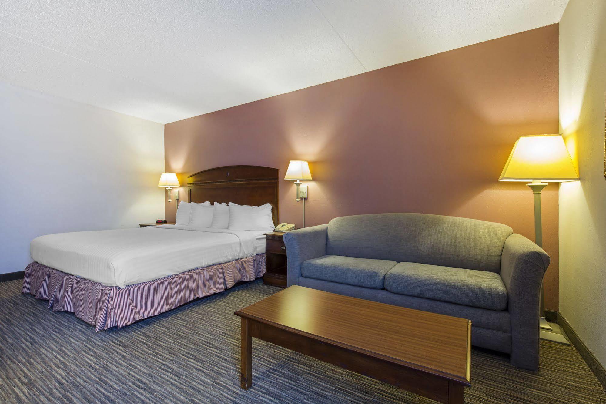 Greenstay Hotel&Suites Central Springfield Buitenkant foto