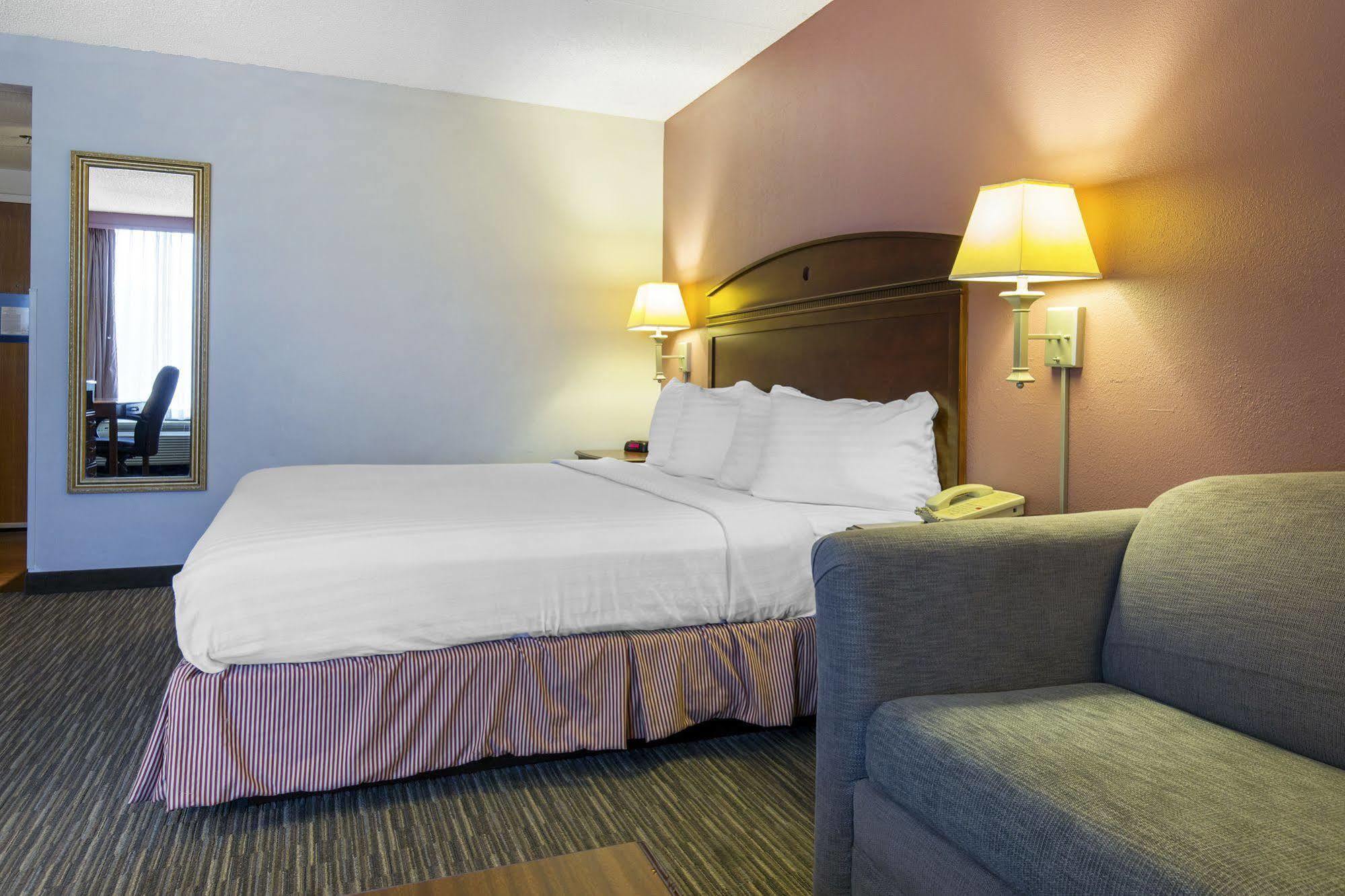 Greenstay Hotel&Suites Central Springfield Buitenkant foto